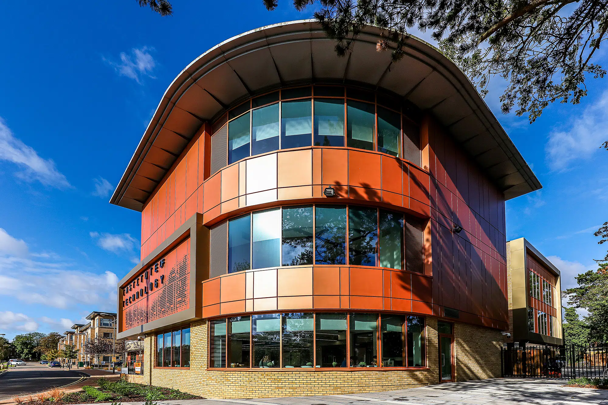 South Central Institute of Technology, Bletchley